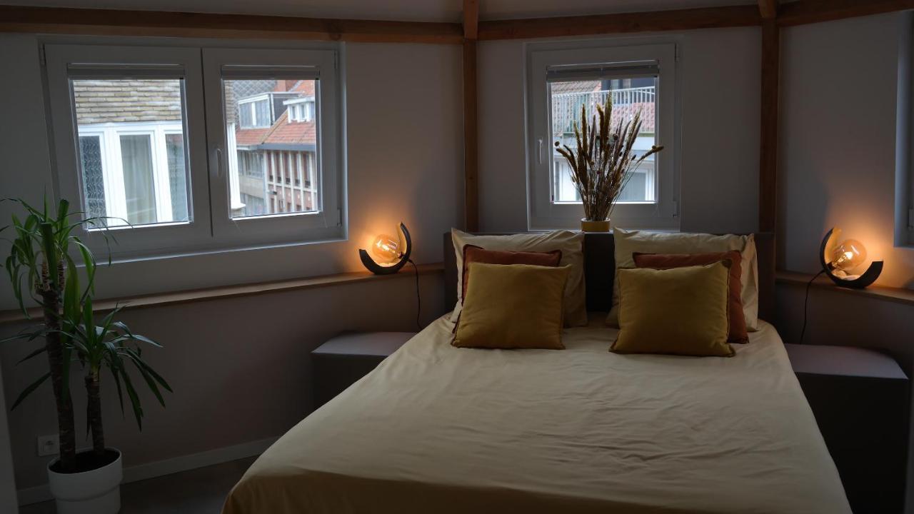 The Rooftop - A Trendy New With Airconditioning, Large Terrace & Free Parking Appartement *
